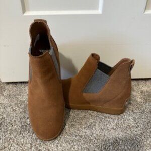 Sorel Out & About Slip-On Wedge Booties SZ 7